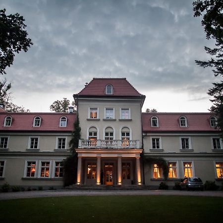 Dwor Sierakow Hotell Exteriör bild