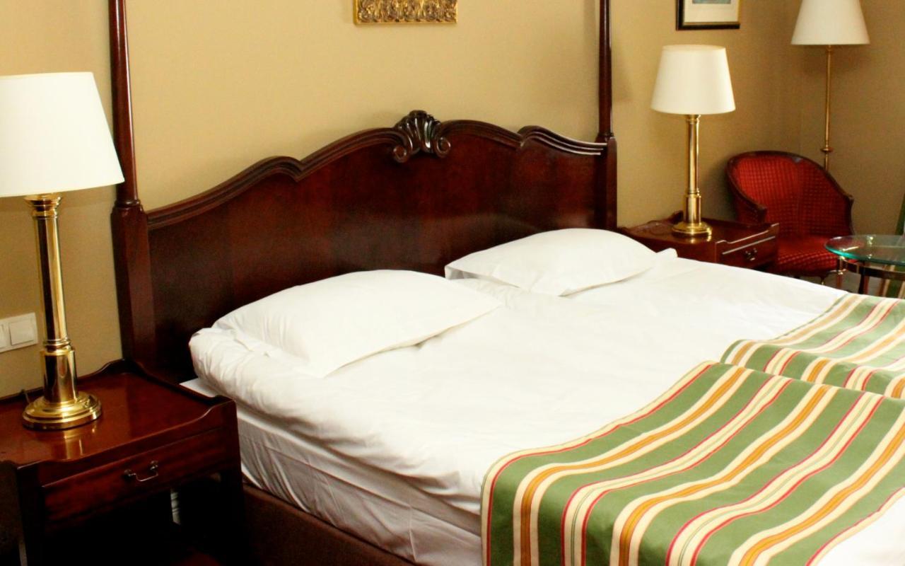 Dwor Sierakow Hotell Rum bild