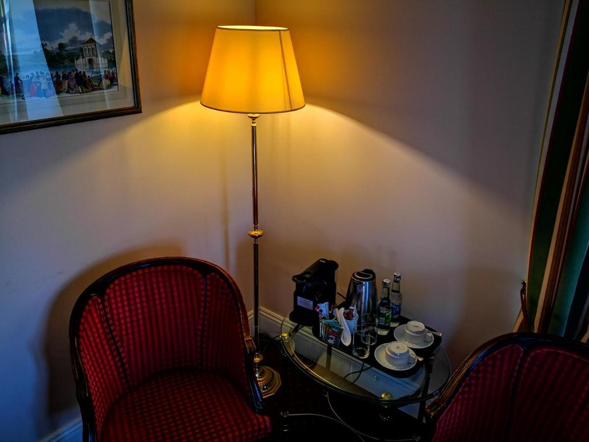 Dwor Sierakow Hotell Exteriör bild