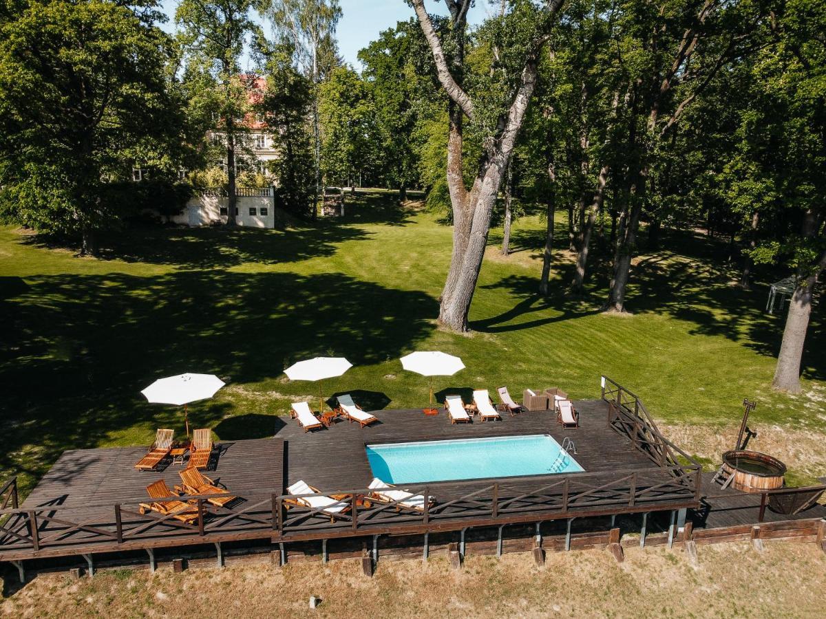 Dwor Sierakow Hotell Exteriör bild