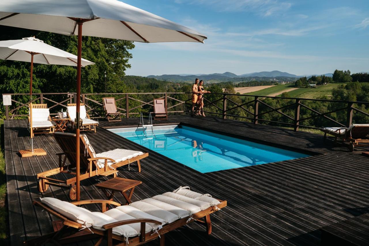 Dwor Sierakow Hotell Exteriör bild
