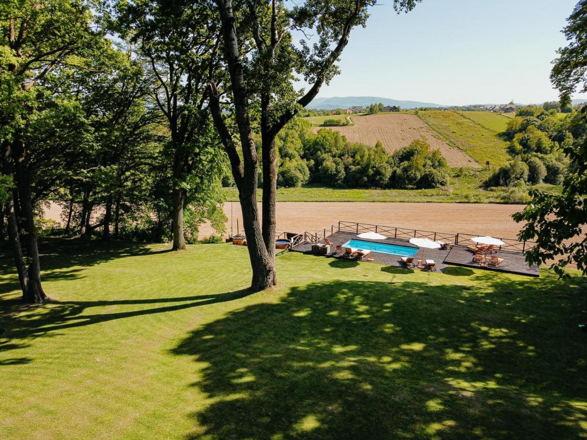 Dwor Sierakow Hotell Exteriör bild