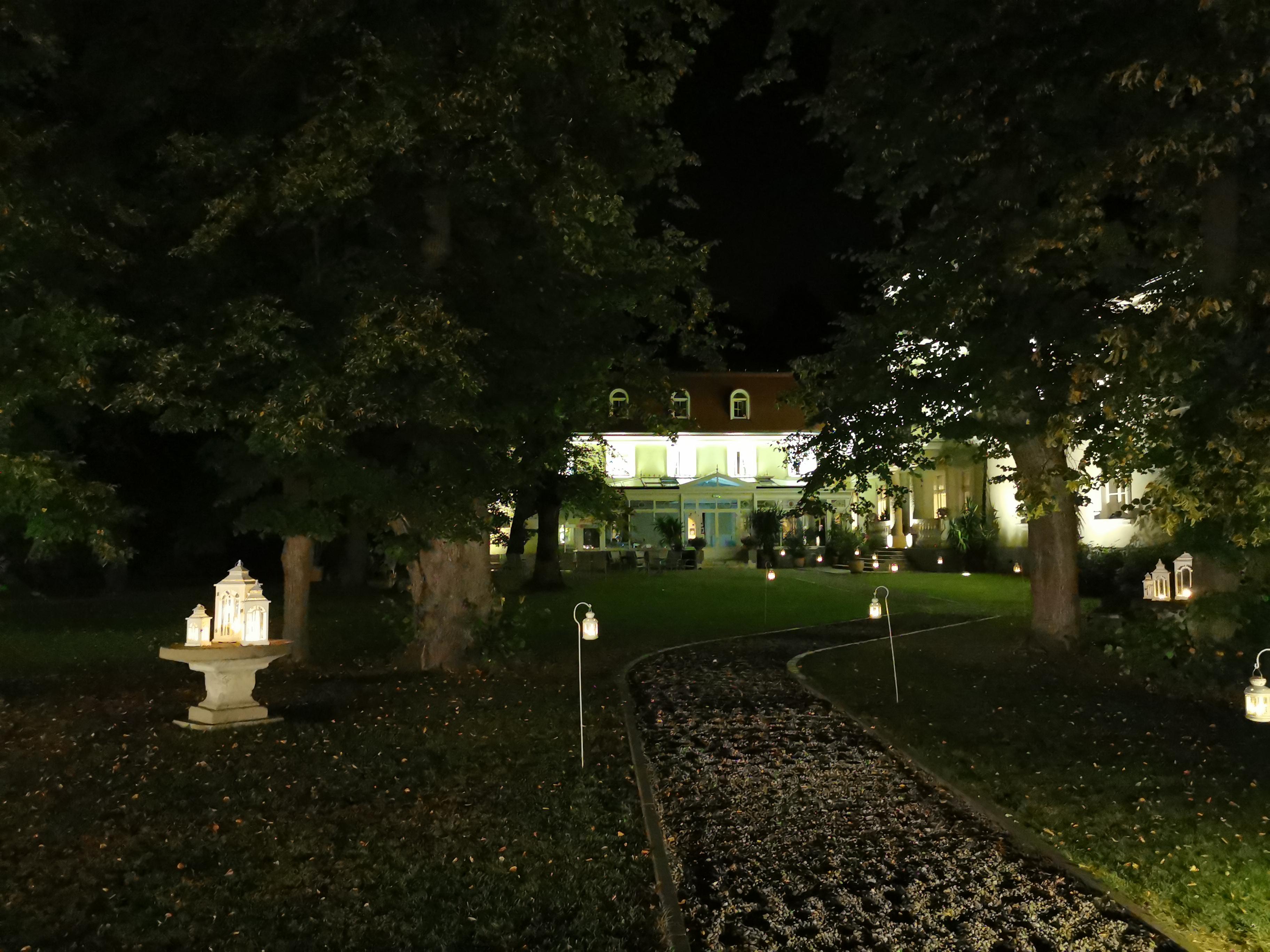 Dwor Sierakow Hotell Exteriör bild