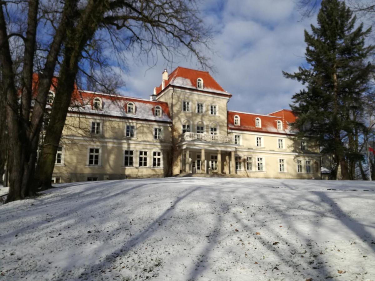 Dwor Sierakow Hotell Exteriör bild