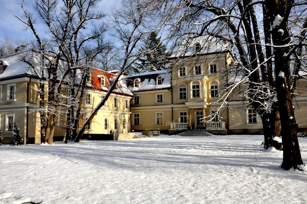Dwor Sierakow Hotell Exteriör bild